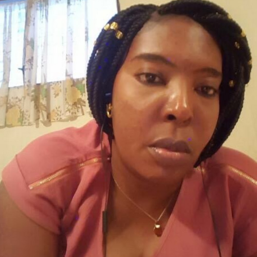 Meet your Posher, Charline